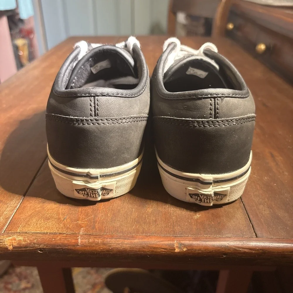 Vans Shoes Men's Sz 7.5 Black Leather Sneakers. Lace Up Low Top